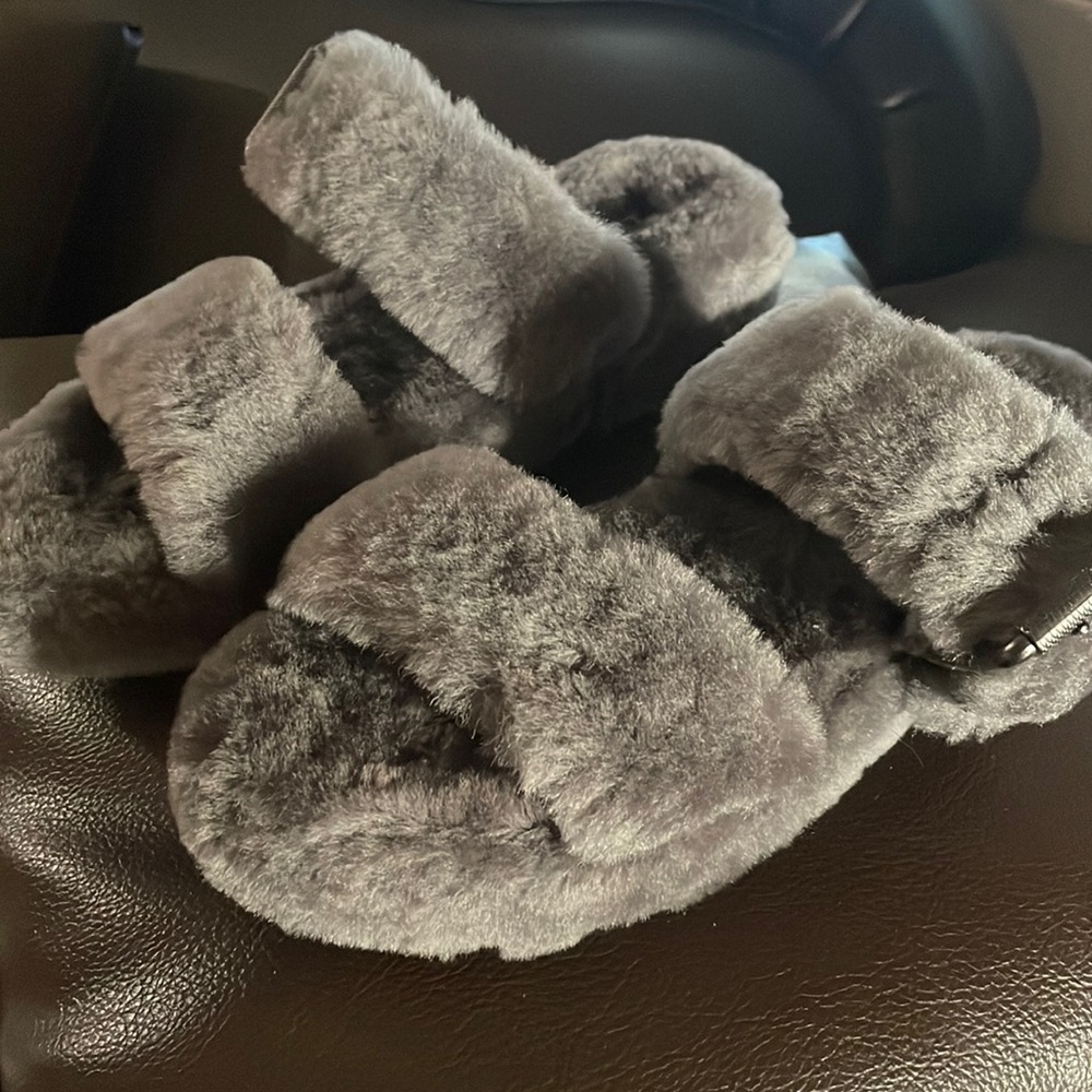 UGG SANDALS BRAND NEW